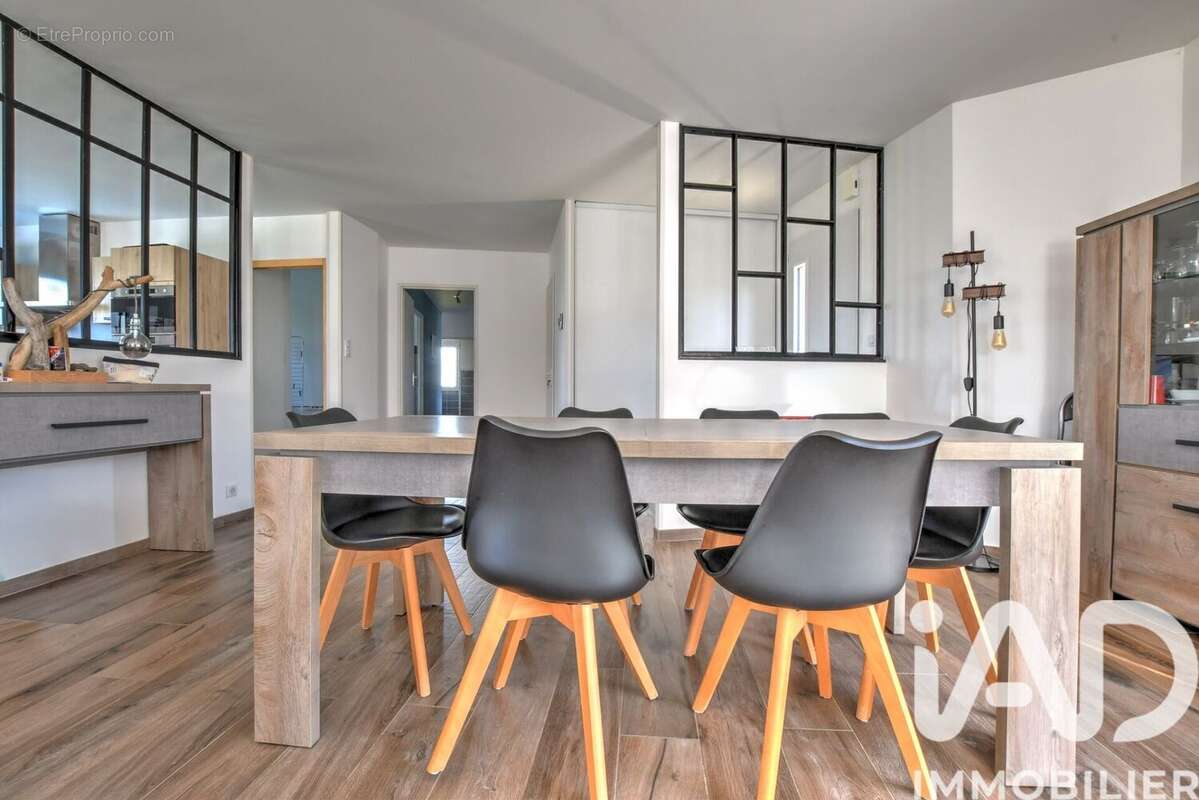 Photo 2 - Maison à SAINT-LEONARD-DE-NOBLAT