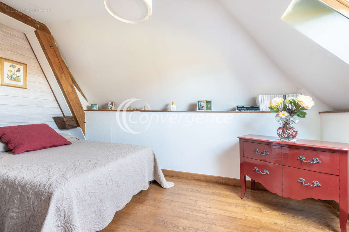 Maison à SAINT-GERMAIN-LES-BELLES