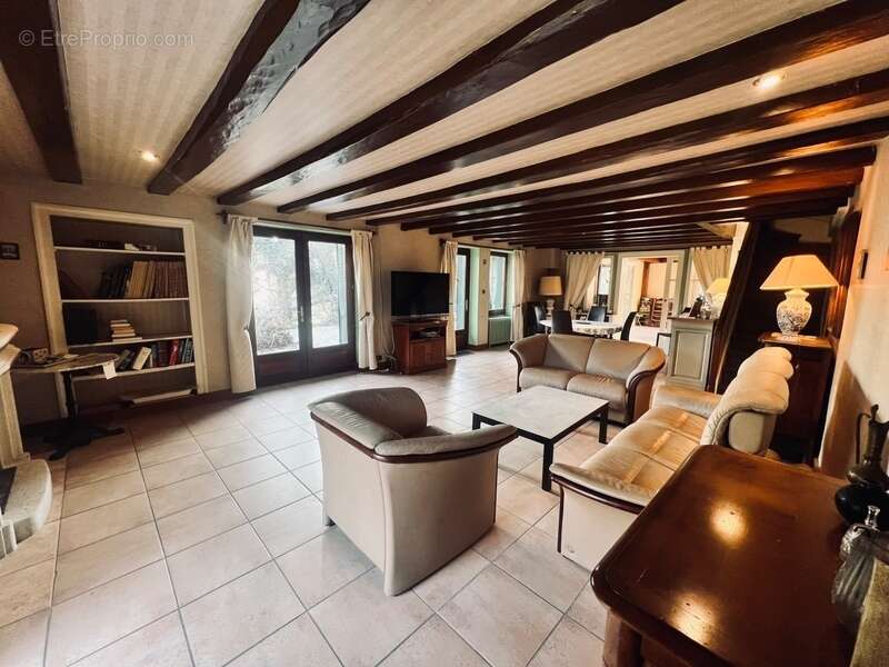 Maison à VAUX-SUR-VIENNE