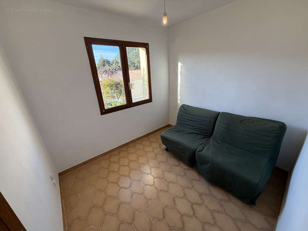 Maison à SAINT-LAURENT-DE-LA-SALANQUE