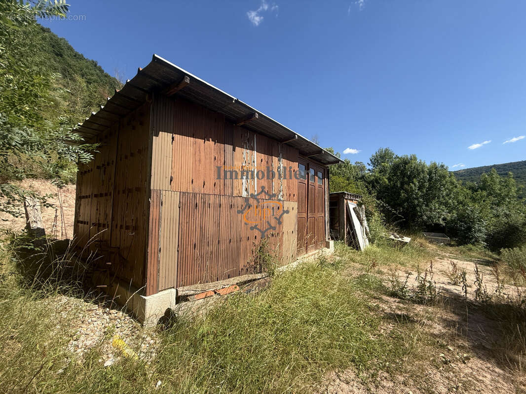 Vente remise avec  2,45 hectares de terrains Versols-et-Lapeyre - photo 3