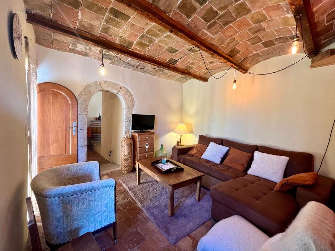 Maison de caractère, rénovée, avec cour et terrasse – Village prisé du Gard - photo 13