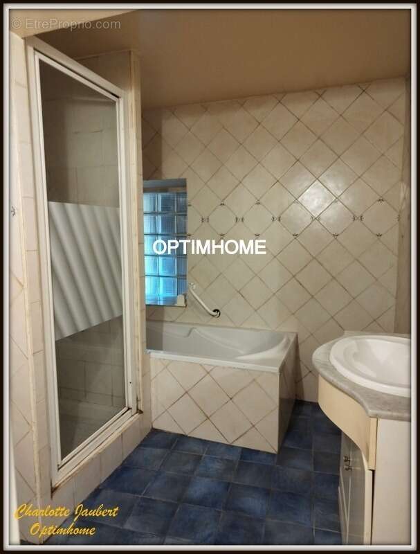 Maison à AUBETERRE-SUR-DRONNE