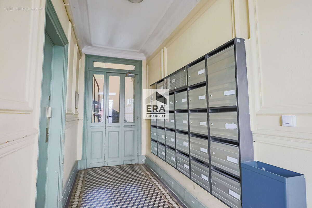 Appartement à PARIS-14E