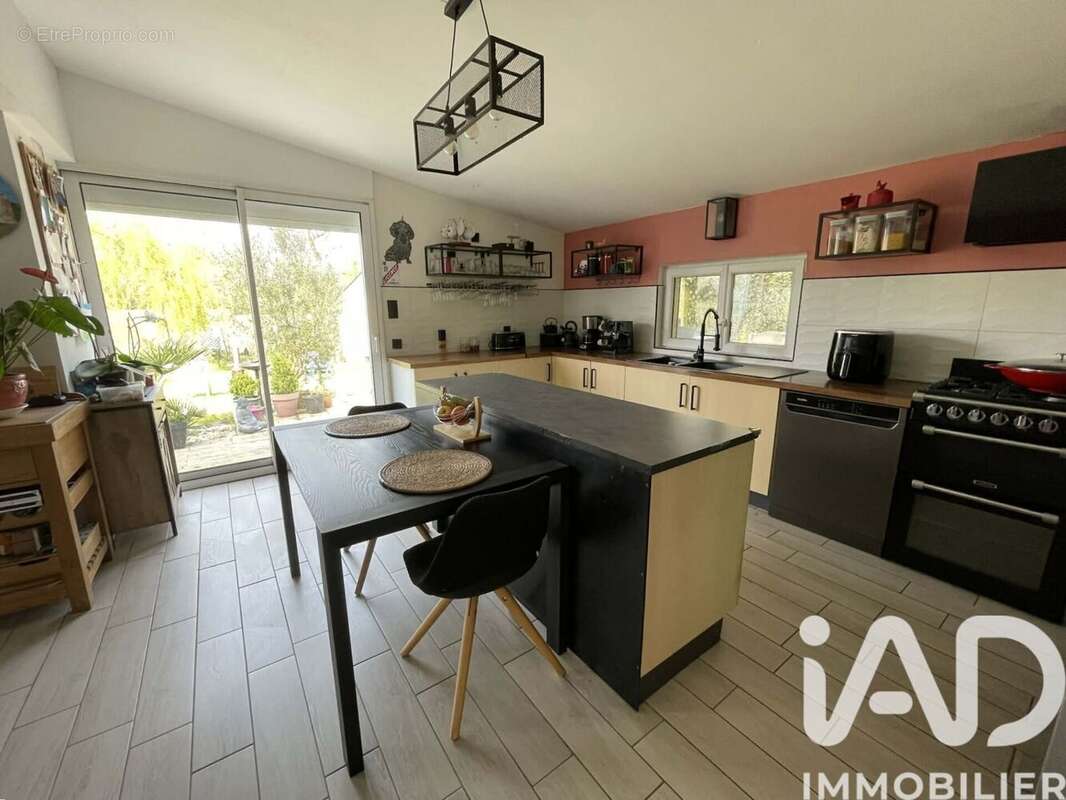 Photo 5 - Maison à LA TRINITE-SURZUR