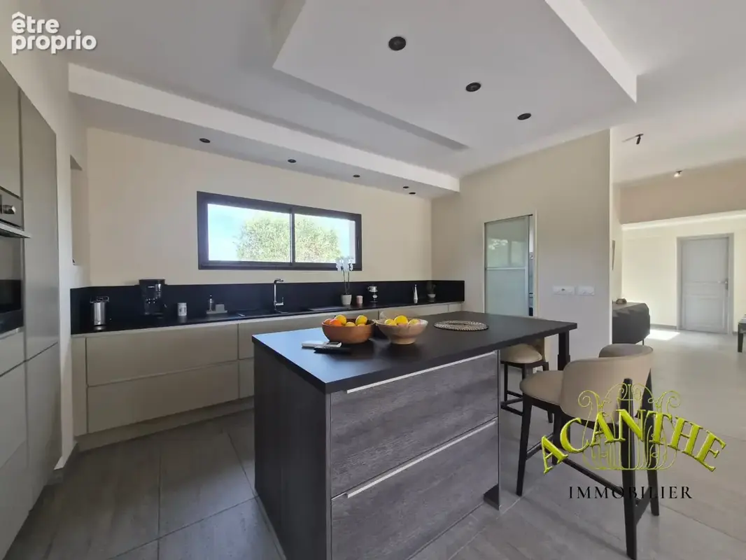 Maison 155 m² à Saint-Mathieu-De-Treviers  - photo 4