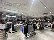 d09eb8ac-9a9c-4c5d-98b2-c1c4a7aabf29 - Commerce à VOUZIERS