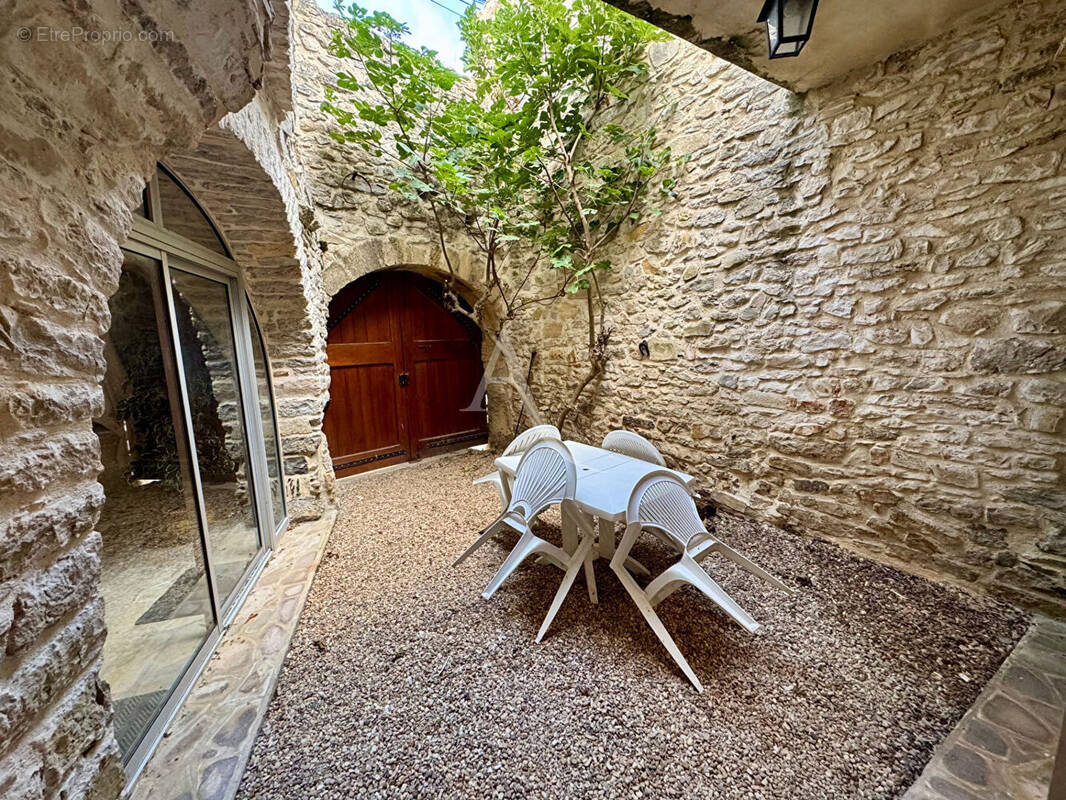 Maison à CLARENSAC