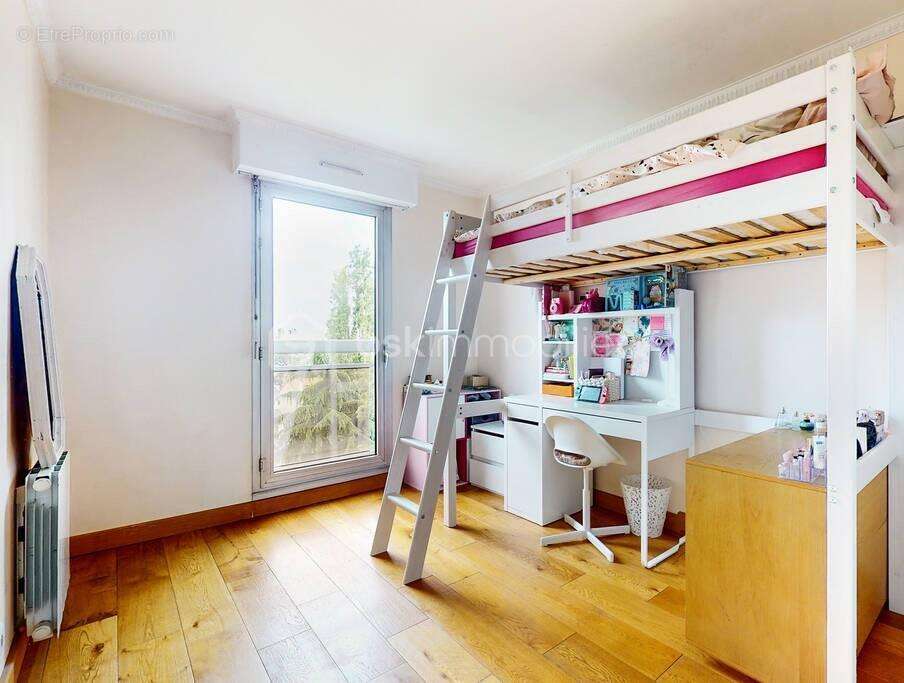 Appartement à LES LILAS