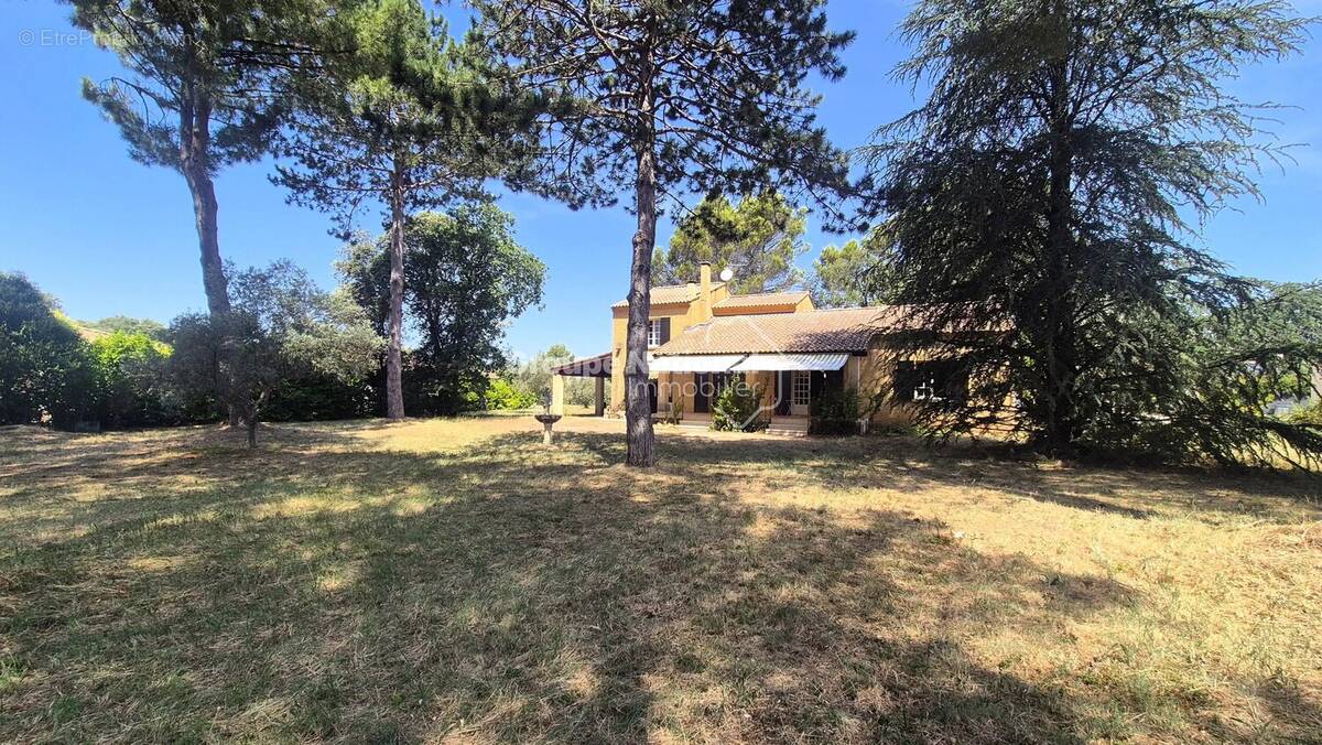 Maison à MAZAN