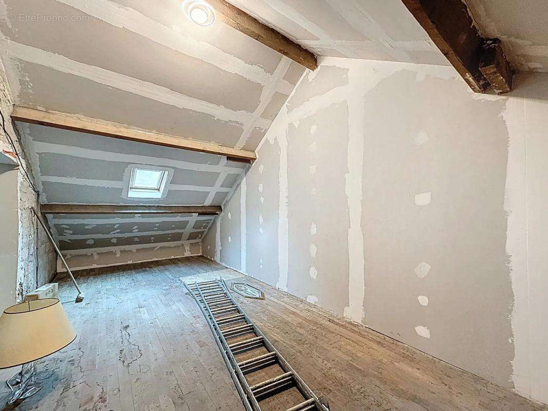 Maison à SAINT-PIERRE-LES-NEMOURS