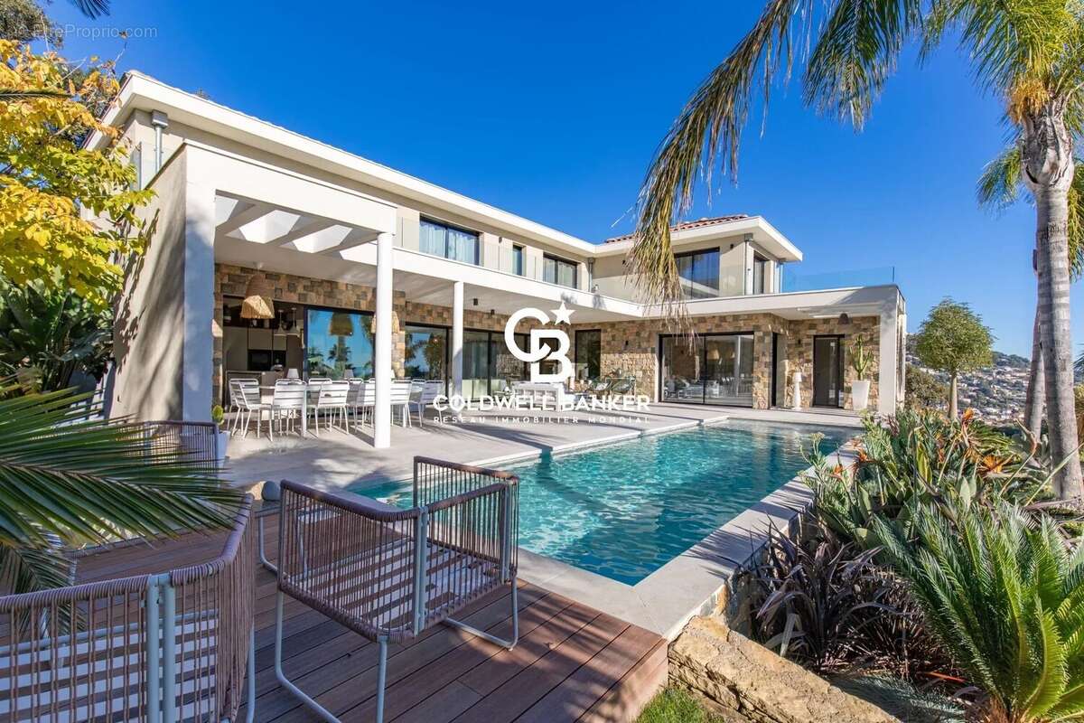 Maison à CARQUEIRANNE