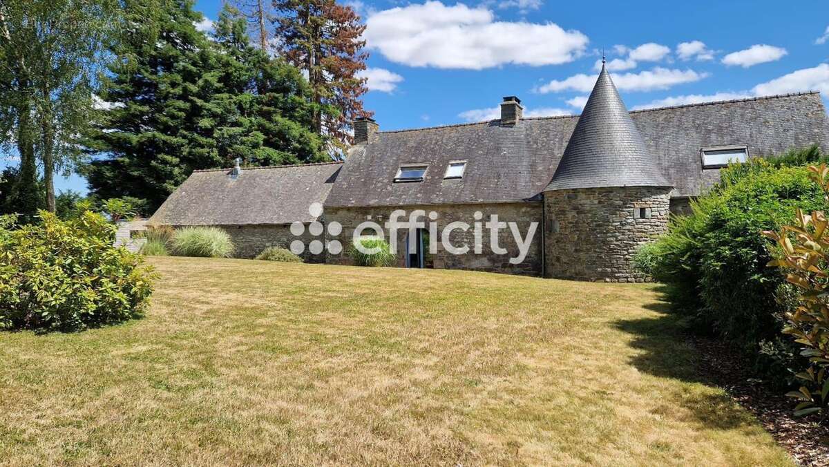 Maison à CLEGUEREC