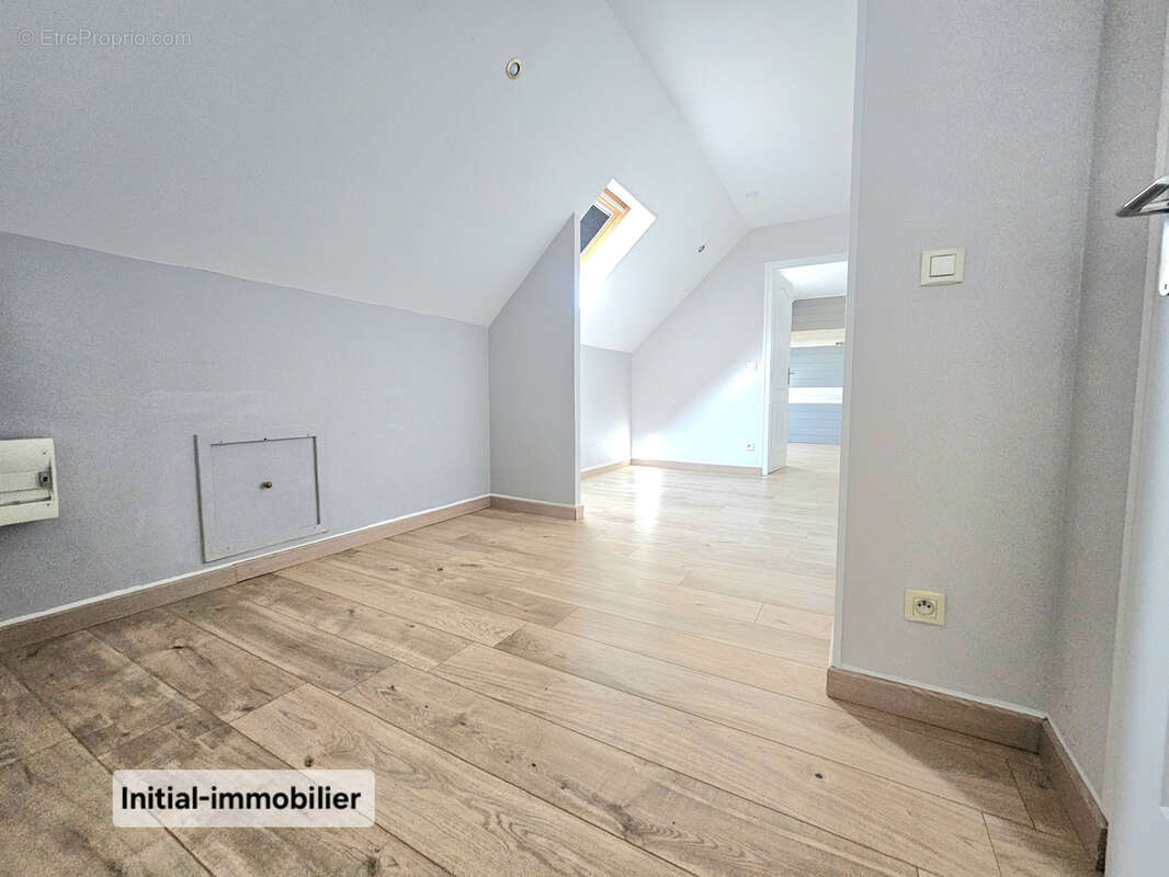 Maison familiale   132 m2   4 chambres   Terrain clos de 1 000 m2 - photo 7