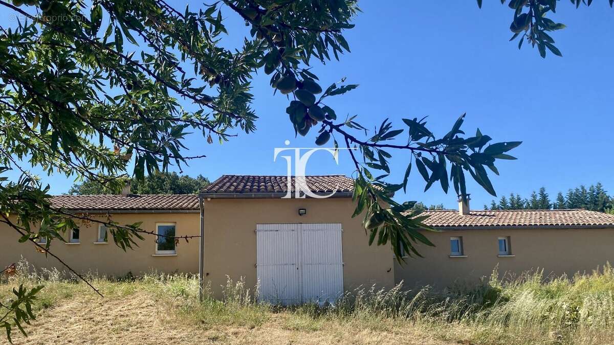 Secteur lussan, maison plain-pied 180m2 de conception bio-climatique, sur parcelle 6055m2 - photo 17