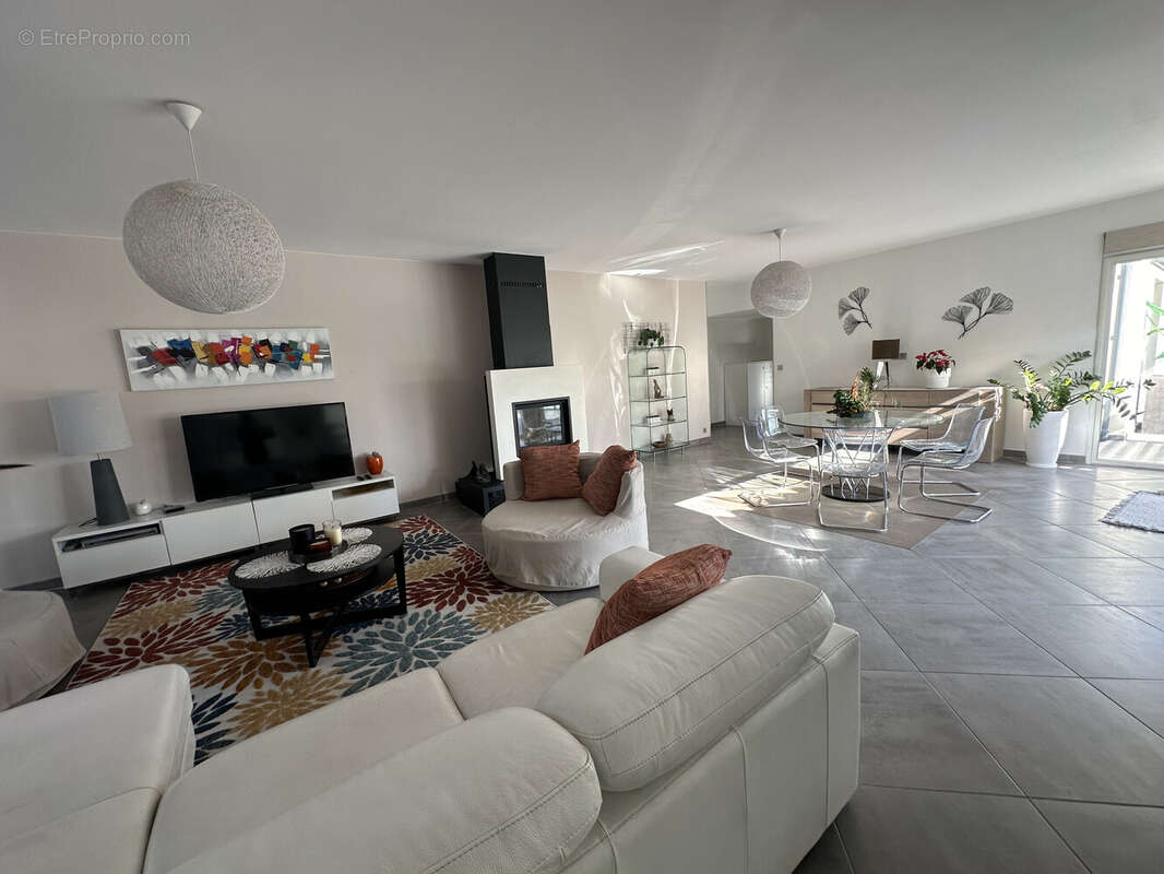 Maison à SAINT-JEAN-DE-CUCULLES