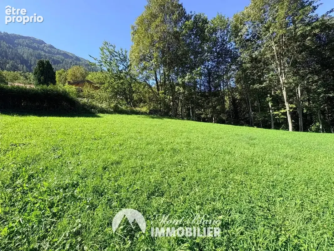 Terrain à bâtir de 770 m² – Centre des Houches - photo 3