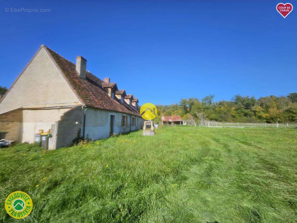 Maison à JOUET-SUR-L&#039;AUBOIS
