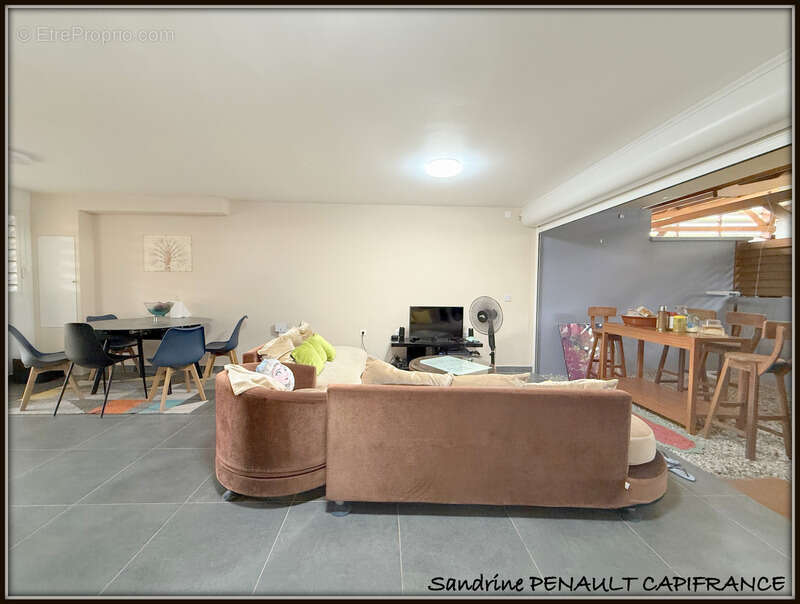 A vendre a kourou (97310) une magnifique villa t7 de 246 m² - avec 2 appartements t2 - terrain de 345 m² - au prix de 599 000 € - photo 23