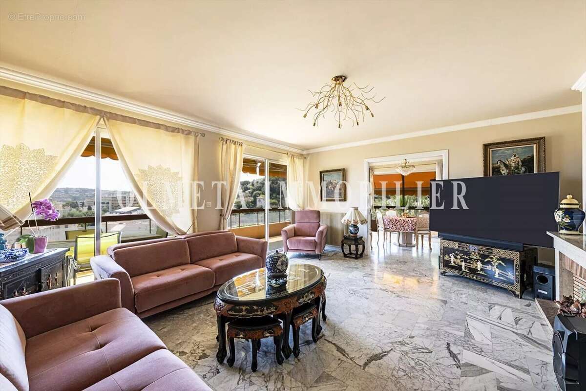 Appartement à MENTON