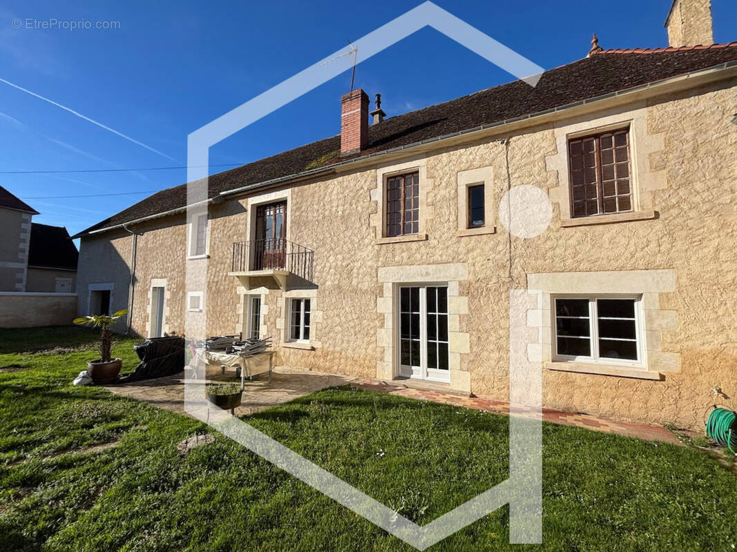 Maison à DONZY