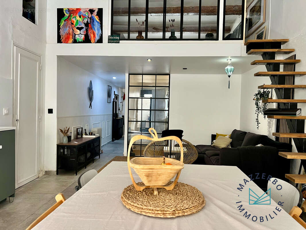 Appartement à MARSEILLE-6E