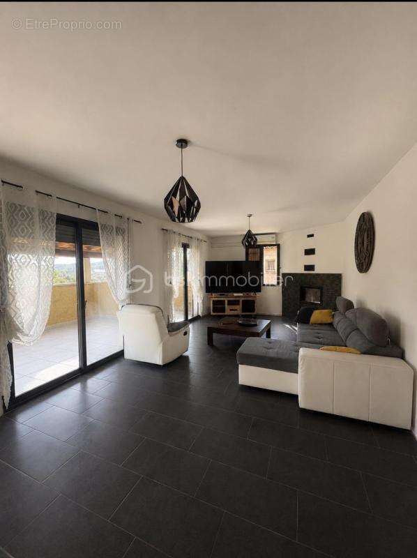 À Découvrir, Villa récente  avec piscine a 3 minutes d'Ales - photo 3