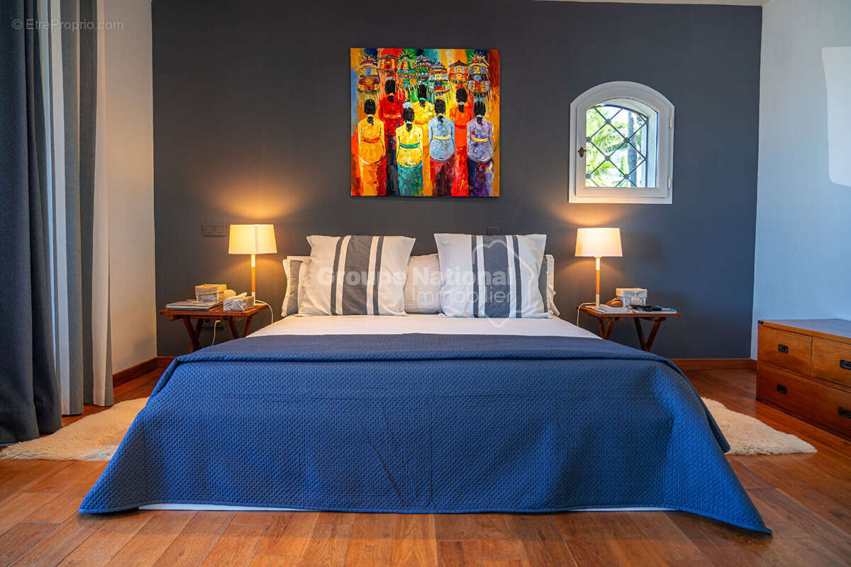 Maison à SAINT-CHAMAS