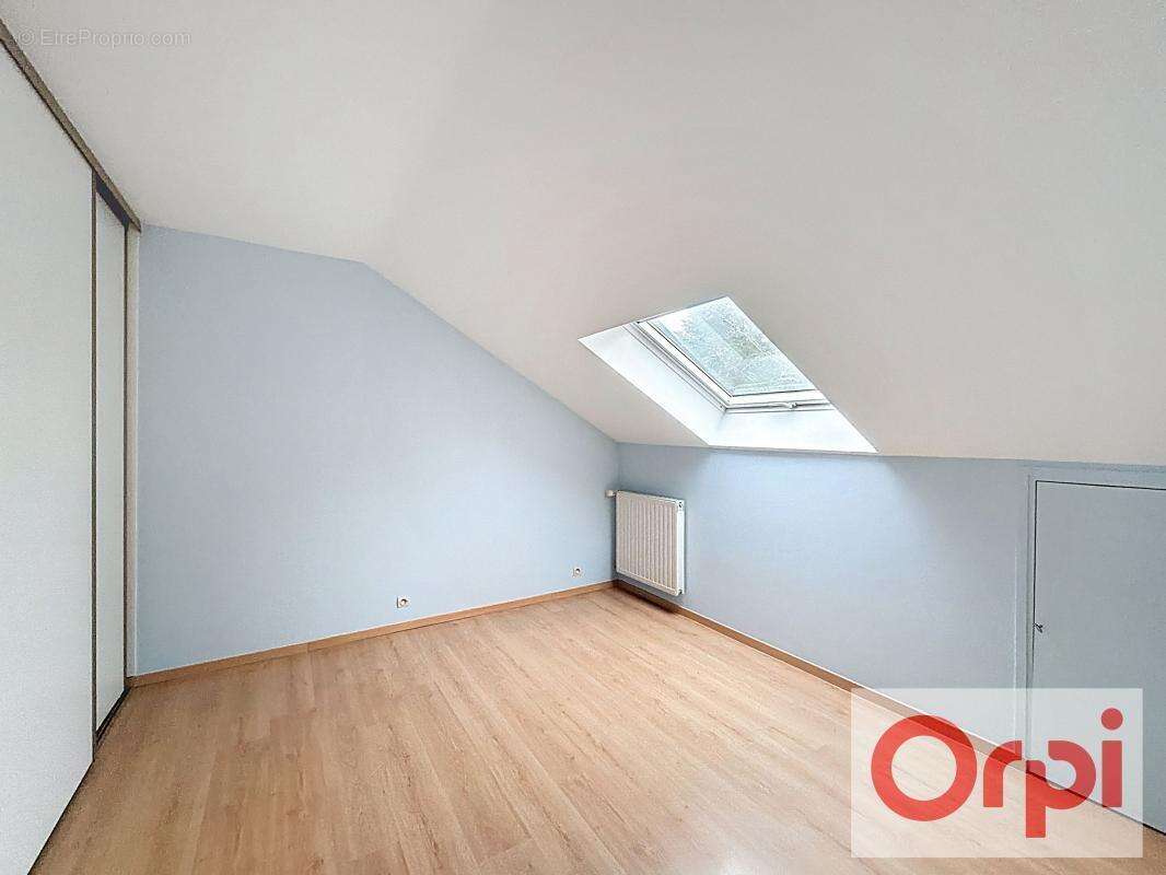 Maison à VOISINS-LE-BRETONNEUX