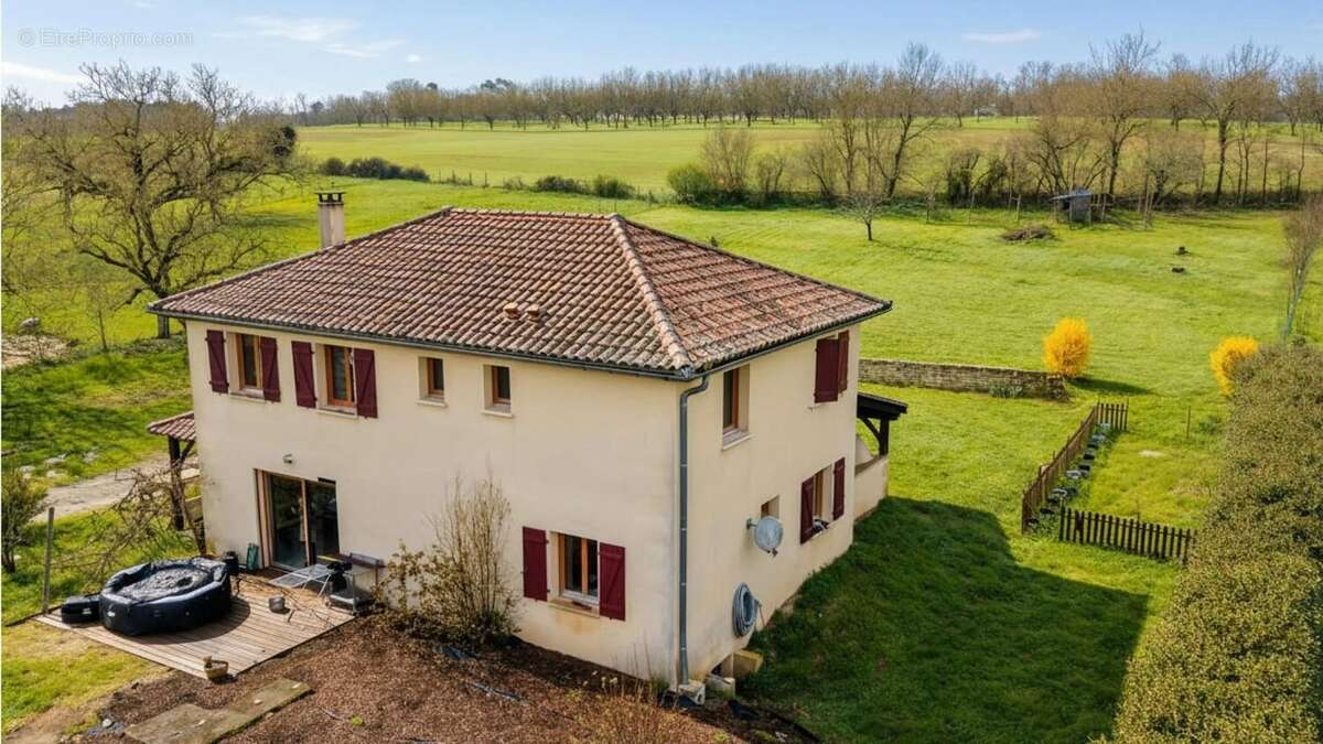 Maison à SARLAT-LA-CANEDA