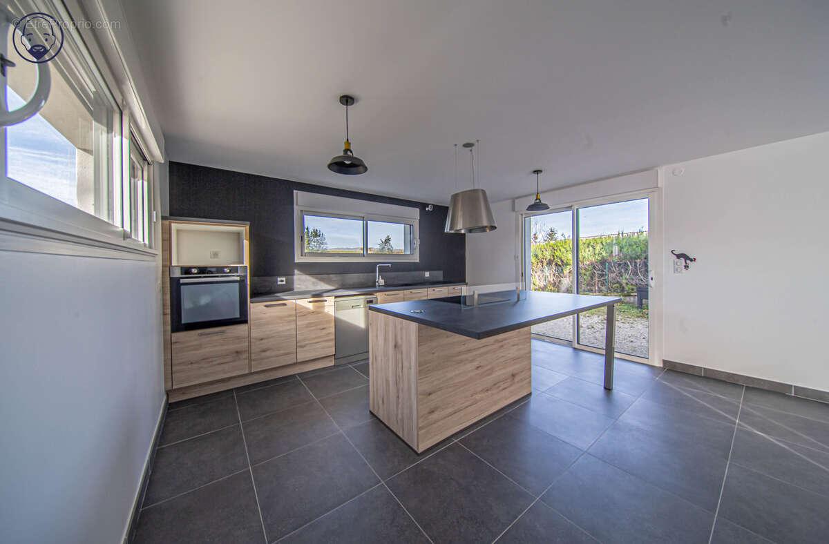 Maison à GONDRECOURT-LE-CHATEAU