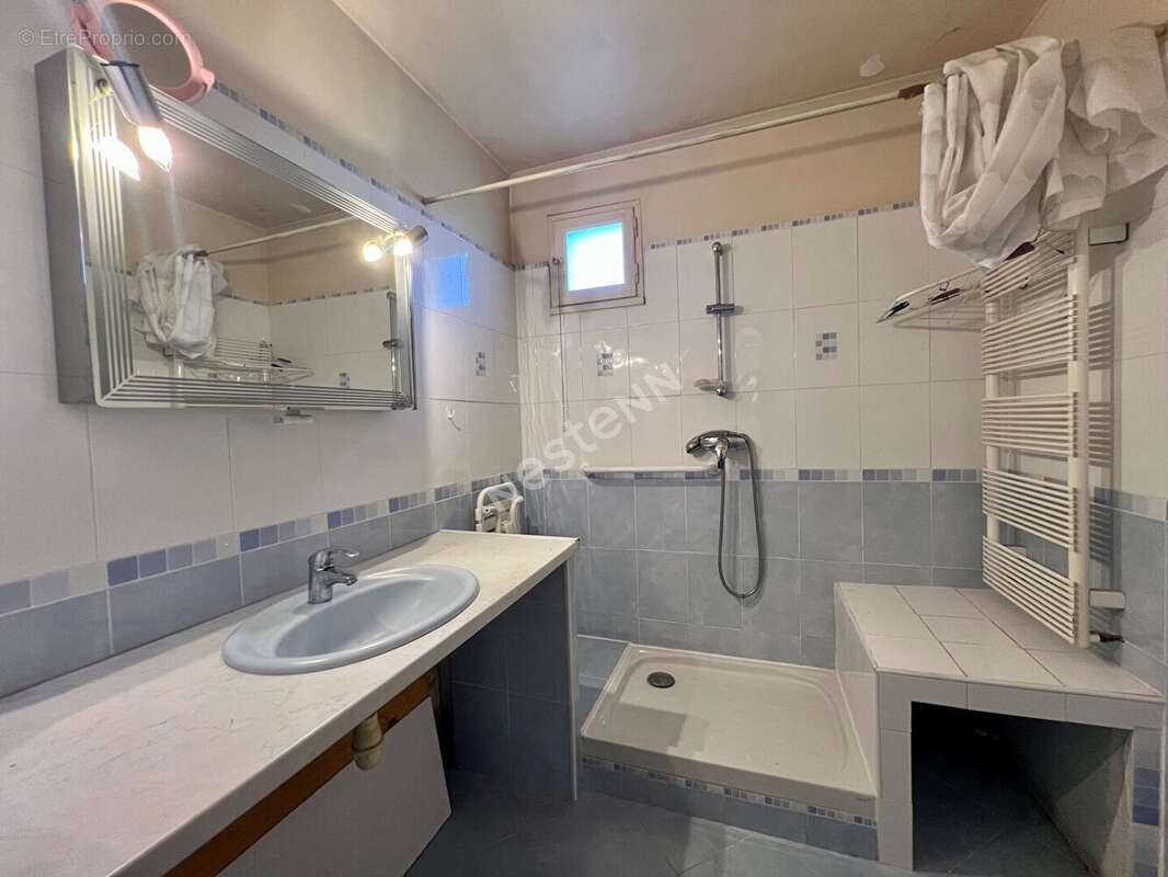 Appartement à SAINT-CYR-SUR-MER