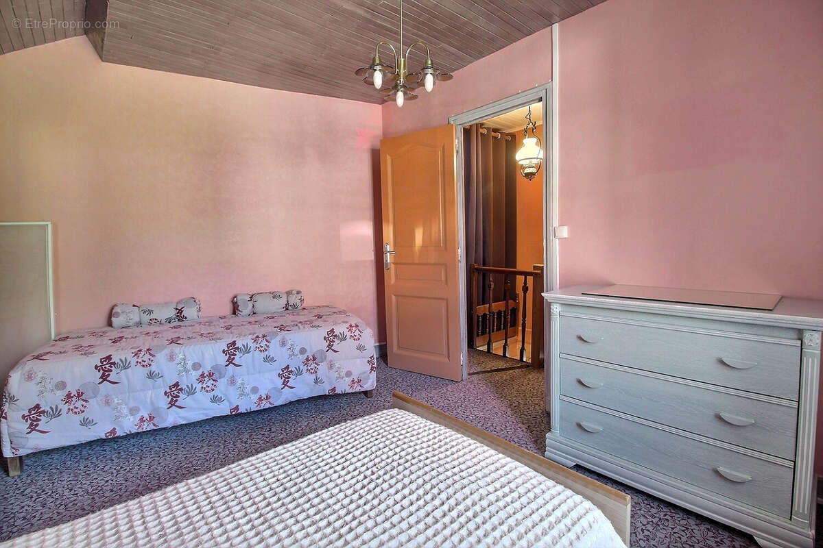 Maison à SAINT-YTHAIRE