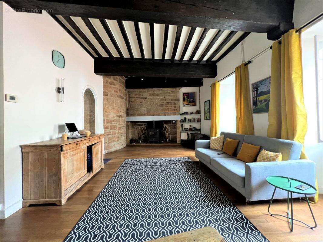 Maison à LACAPELLE-MARIVAL