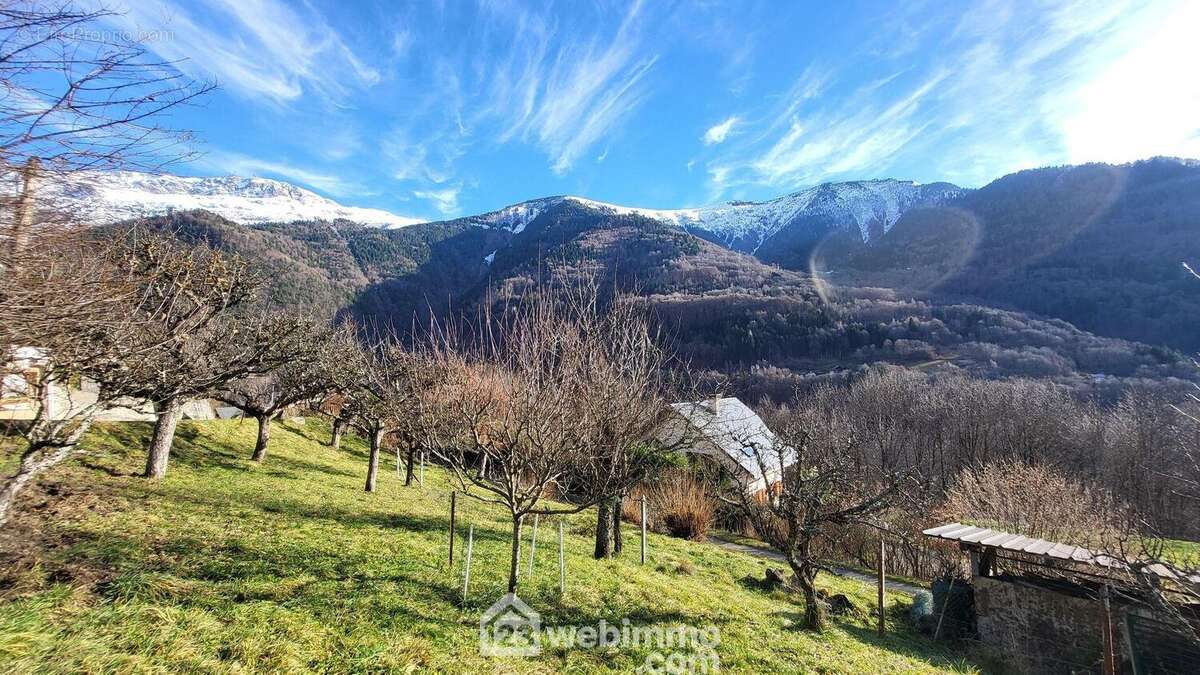 Terrain à ALLEMOND