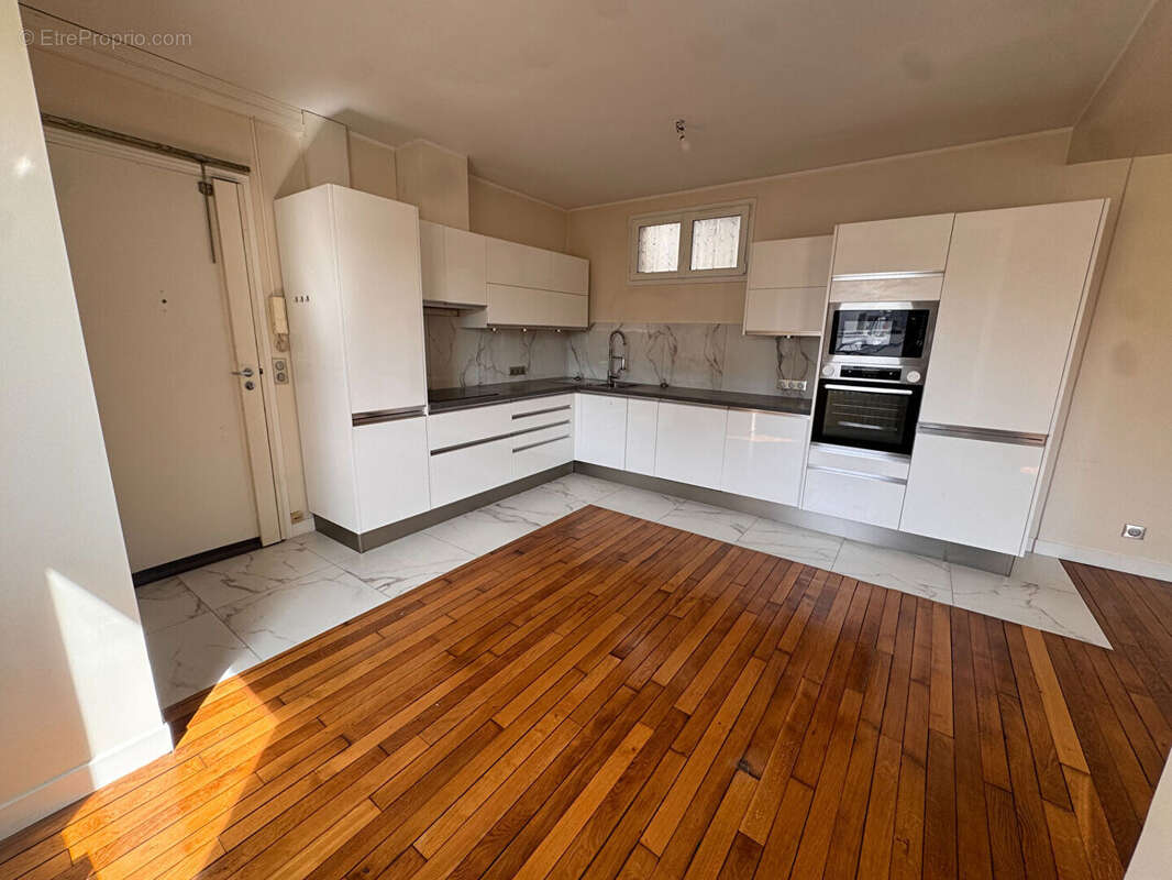 Appartement à PARIS-19E