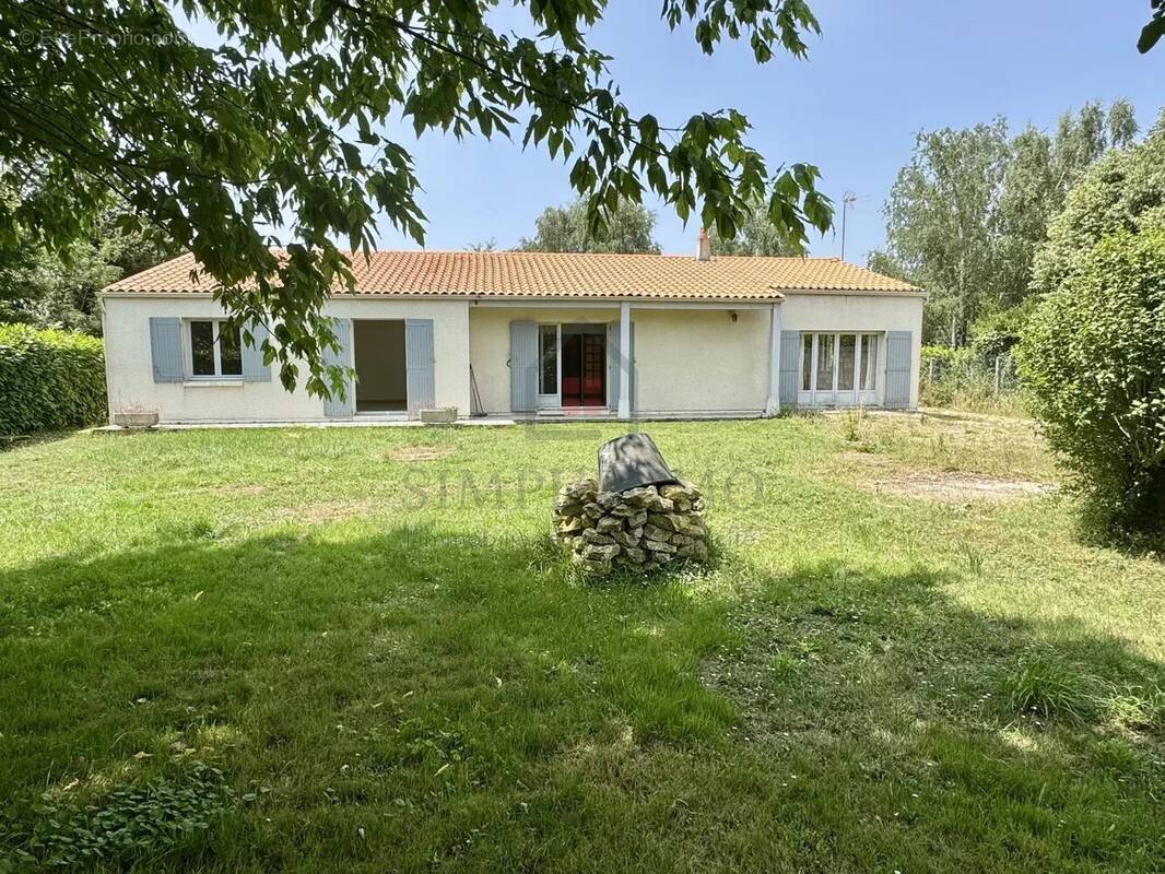 Maison à SAINT-HIPPOLYTE