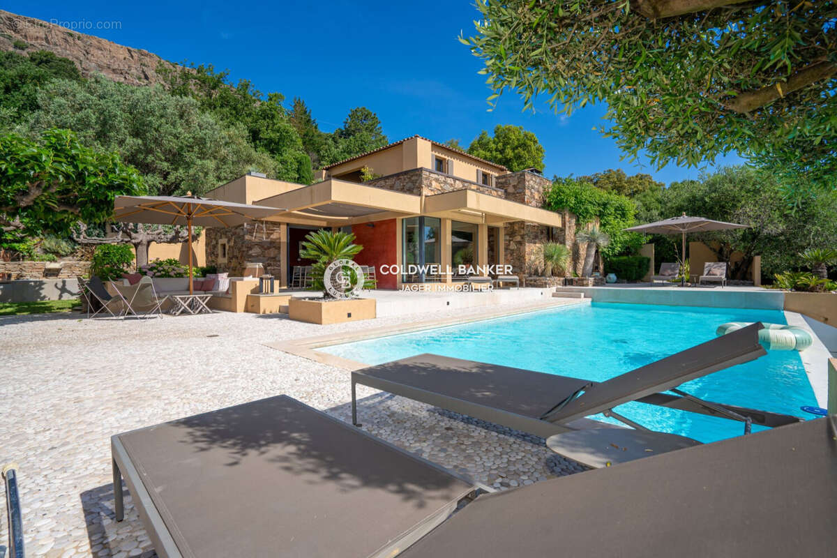 Maison à LA GARDE-FREINET