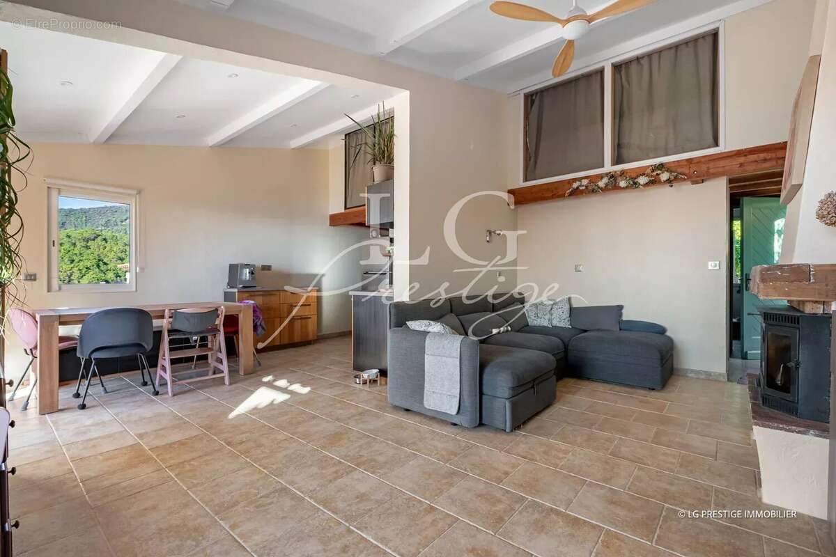 Maison à THEOULE-SUR-MER