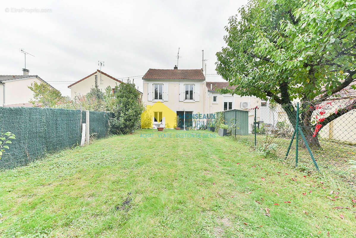 Maison à MAROLLES-EN-HUREPOIX