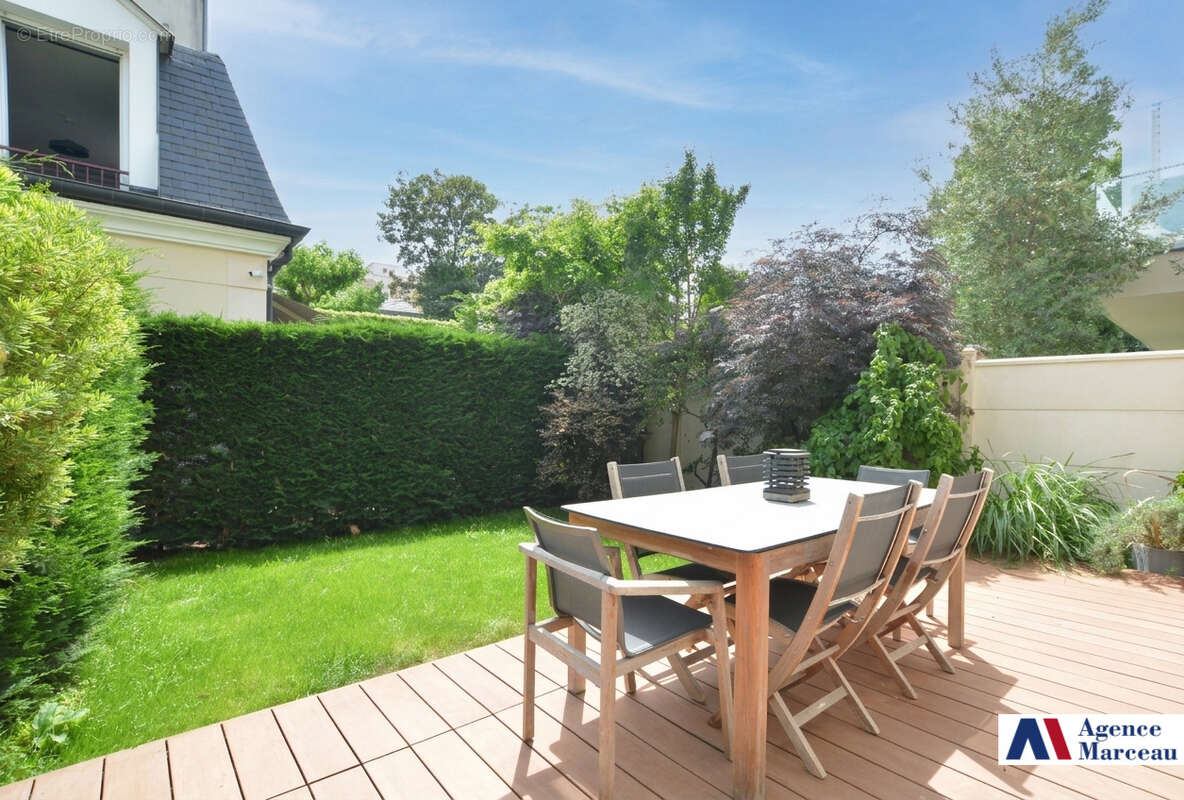 Maison à COURBEVOIE