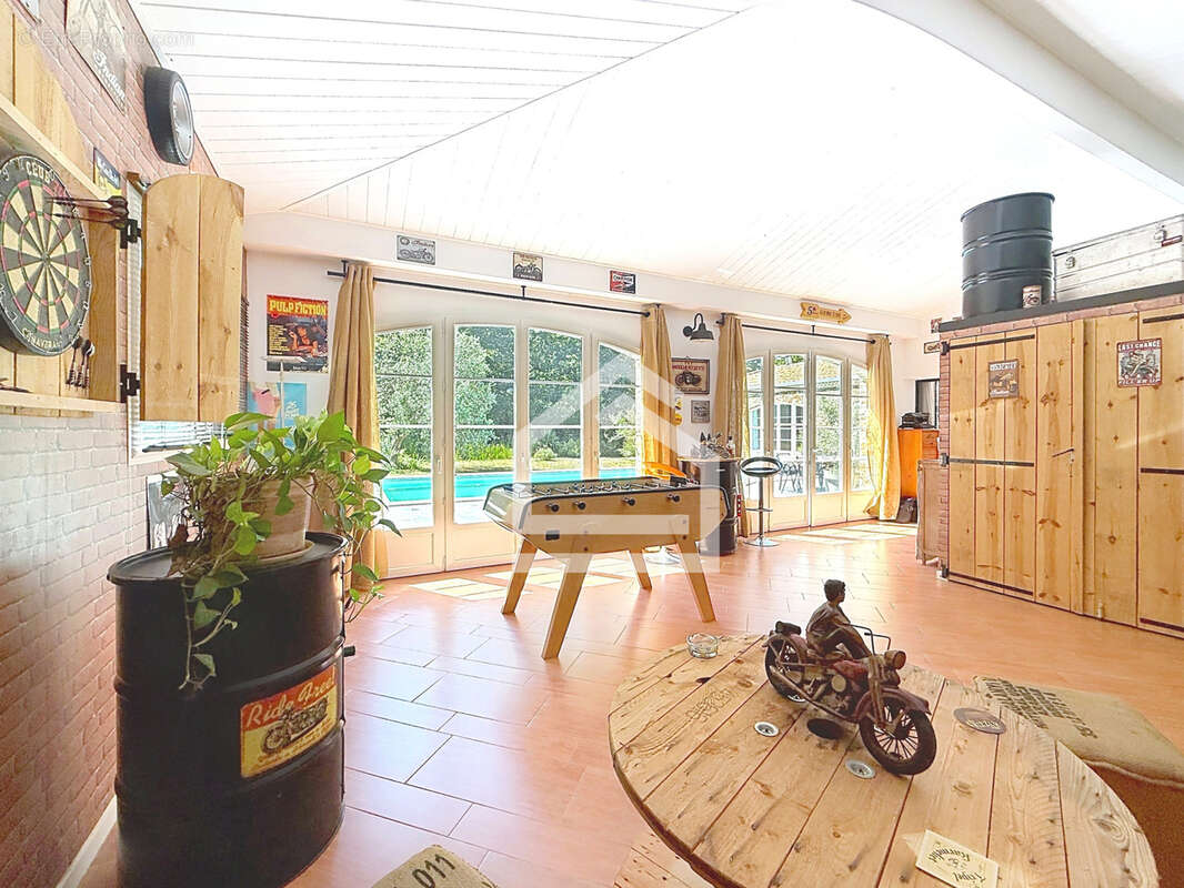 Élégante maison avec dépendance, parc paysager, piscine et au calme - photo 5