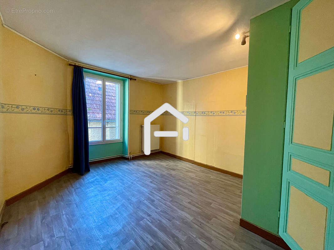 Maison à BRIENON-SUR-ARMANCON