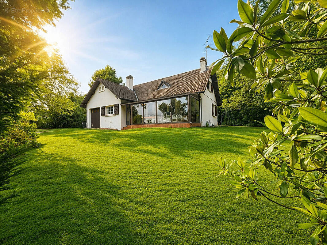 Photo Maison à La Chapelle-Du-Bois-Des-Faulx au prix de 185 000€