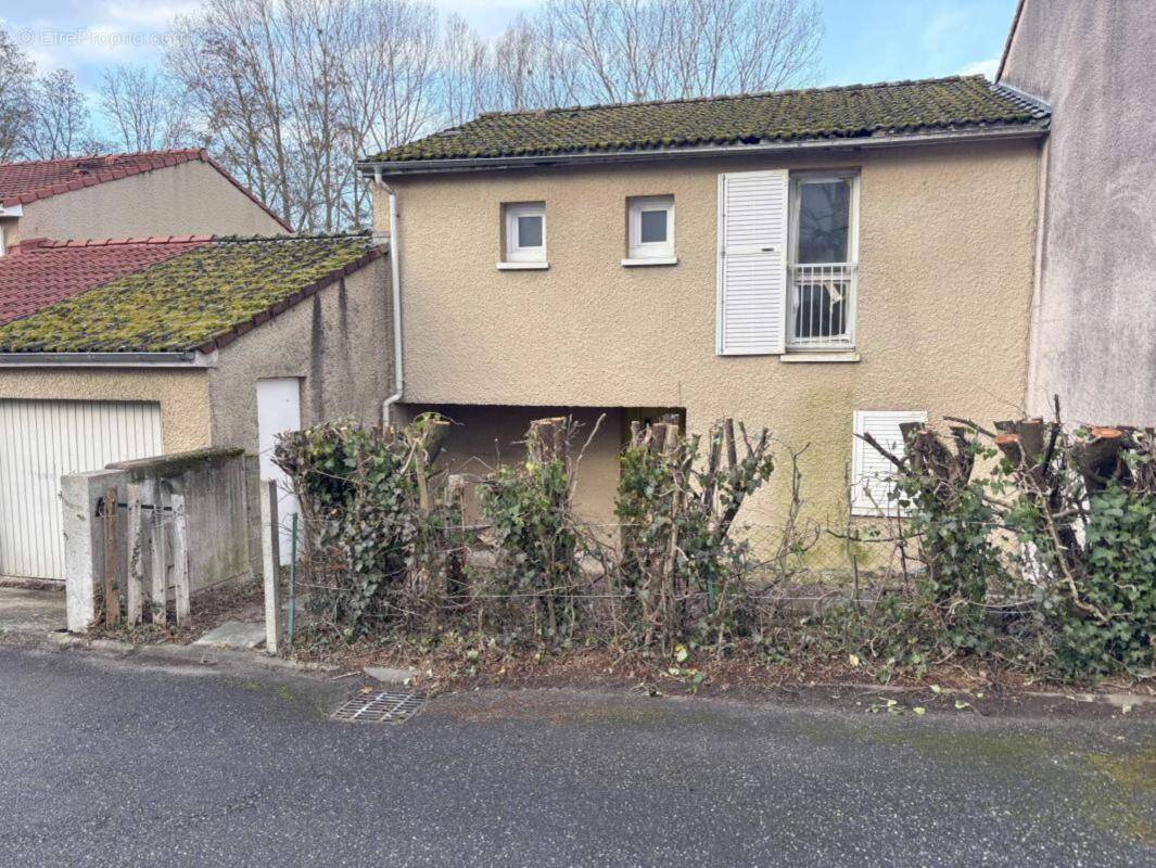 Maison à VILLEFONTAINE