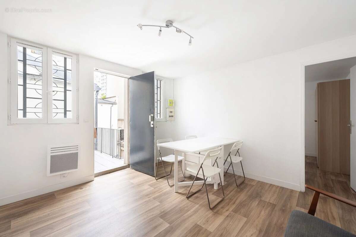 Appartement à PARIS-11E
