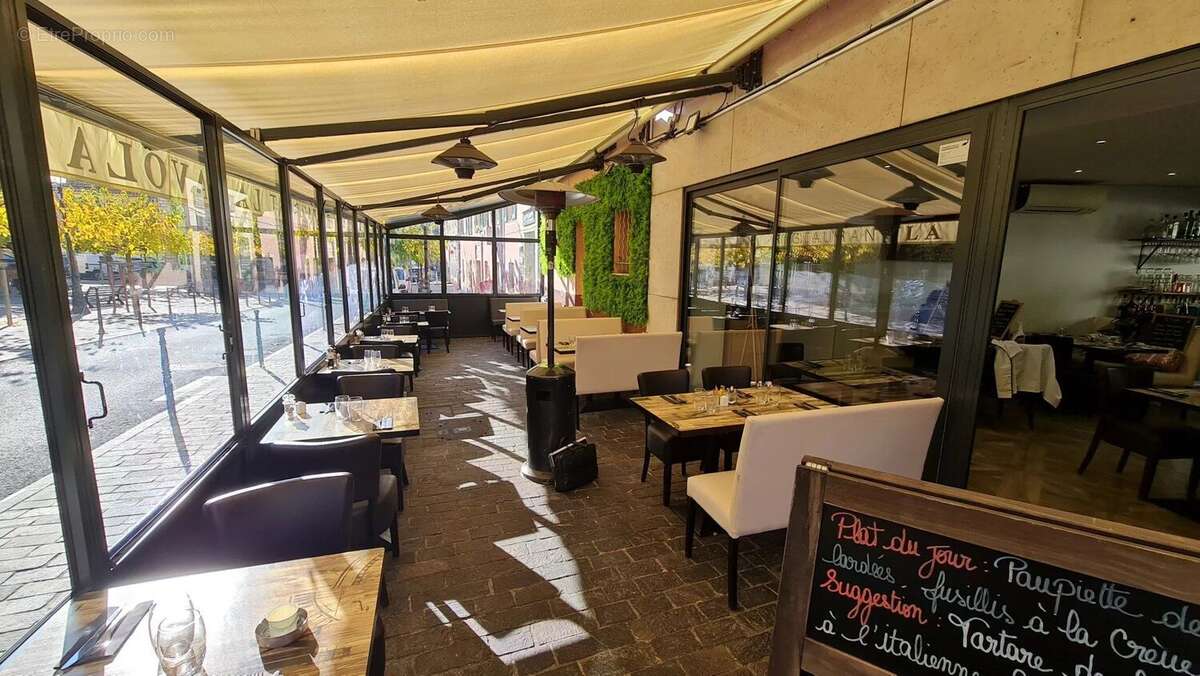 Commerce à LA TRINITE