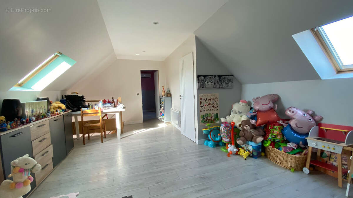Maison familiale de 159 m2 avec studio indépendant - photo 9