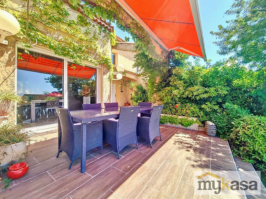 Maison à SAINT-MITRE-LES-REMPARTS