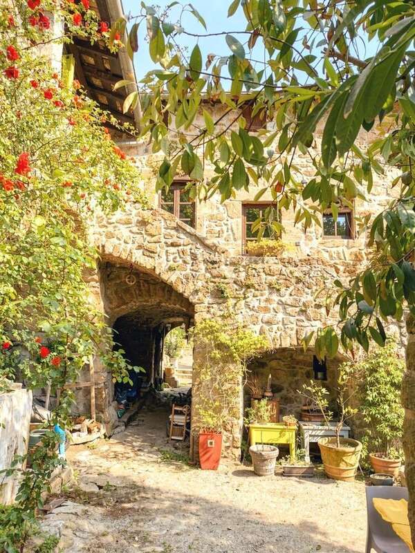   - Maison à VALS-LES-BAINS